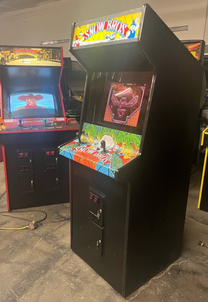 SNOW BROS ARCADE MACHINE by TOAPLAN 1990 (Excellent Condition) *RARE*