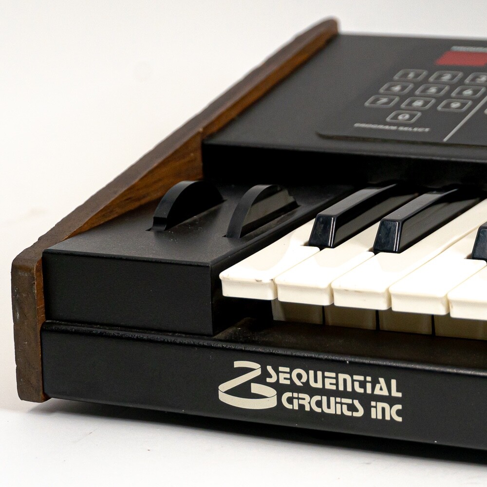 Sequential Circuits Prophet 600 61-Key Keyboard / Synthesizer - Vintage