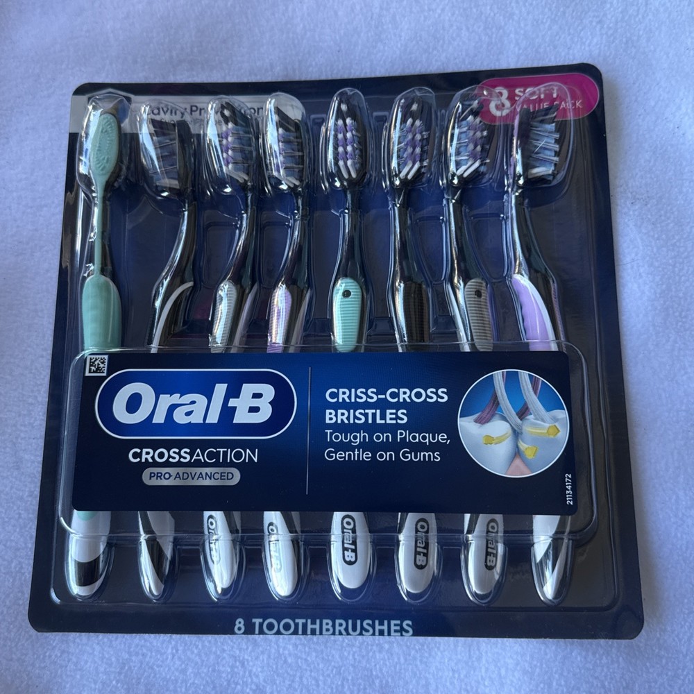 Oral-B CrossAction Advanced Regular Toothbrush - 8 Pack
