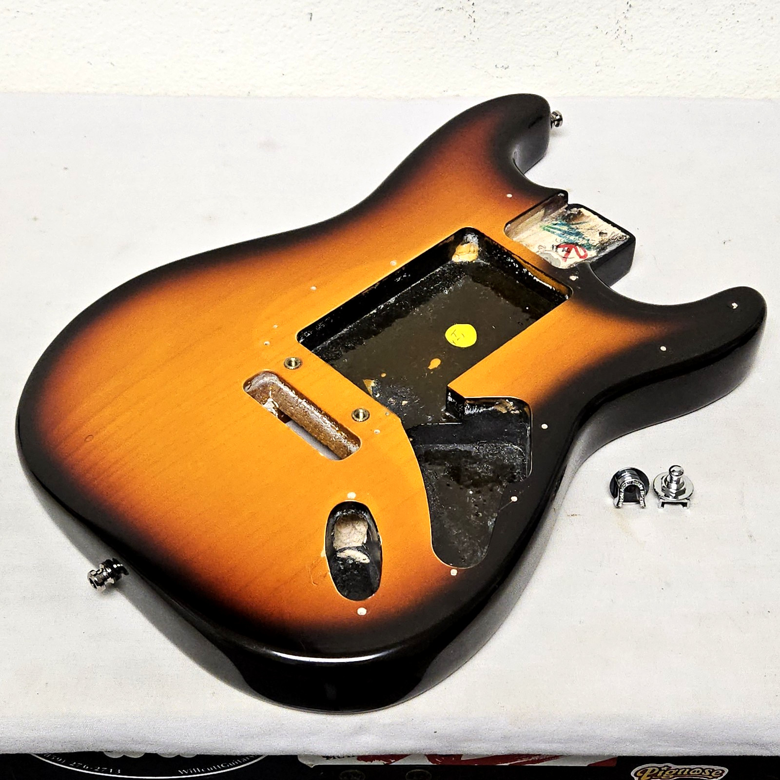 1995 Fender USA Strat Plus Deluxe Body Antique Burst - American Guitar 90s