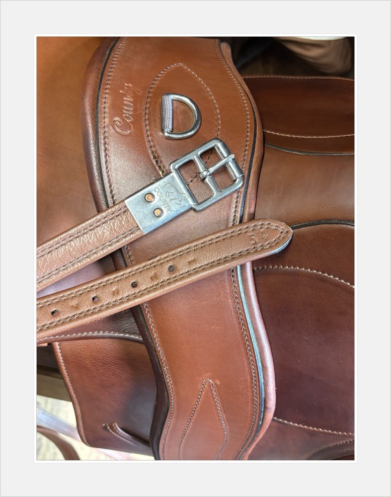County Solution Jump Saddle. 17” M.