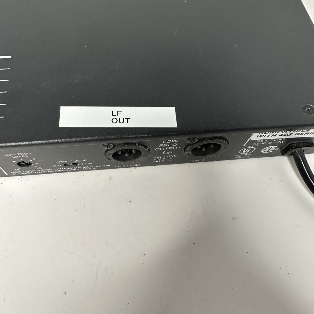 Bose 402C II Systems Controller Crossover Rack Unit Powers On Tested Light