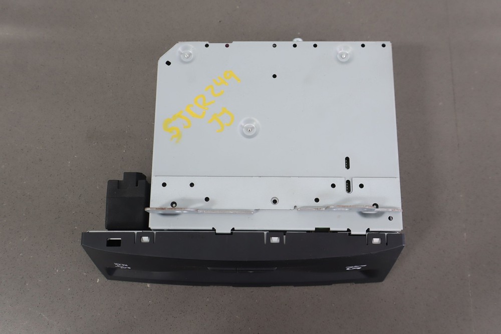 18-22 Chrysler Pacifica Dash Mounted Blu-Ray / DVD Player 68378304AA