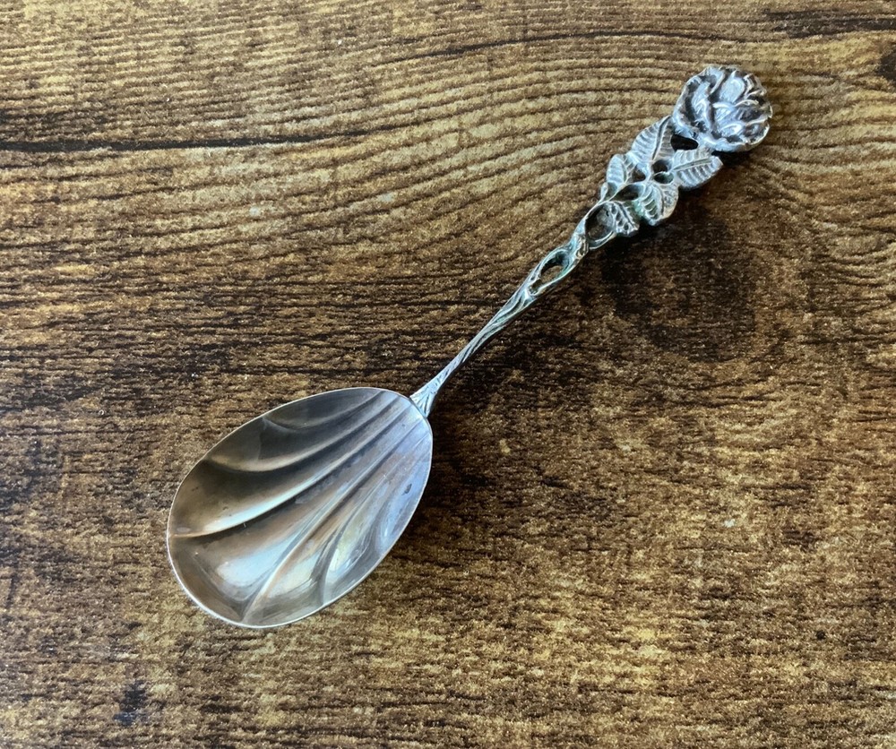 Vintage Antiko 800 Silver Rose Leaf Pattern Spoon