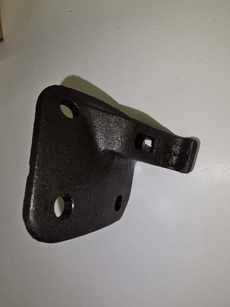 135RB23 Hood Latch Socket Mack