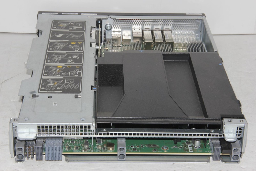 NETAPP 111-02493+AB Storage Controller Module