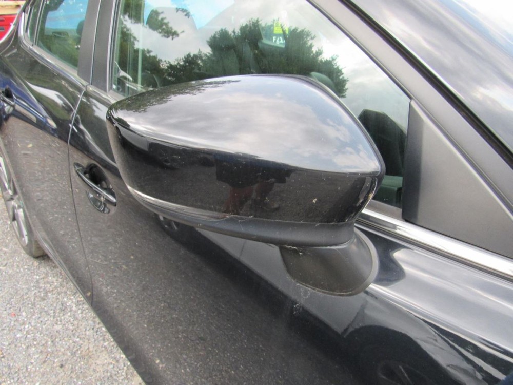 3 2018 Glove Box 1077605