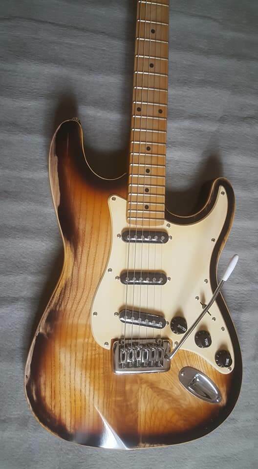CHITARRA MODELLO STRATOCASTER