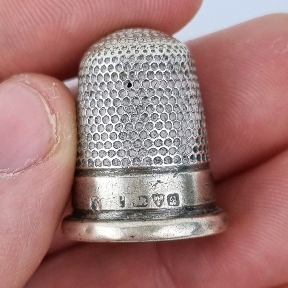 Antique Solid Silver Thimble Chester 1902