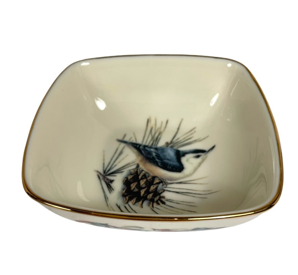 Lenox Winter Greetings Small Candy Nut Trinket Dish Nuthatch Bird Pine Cone