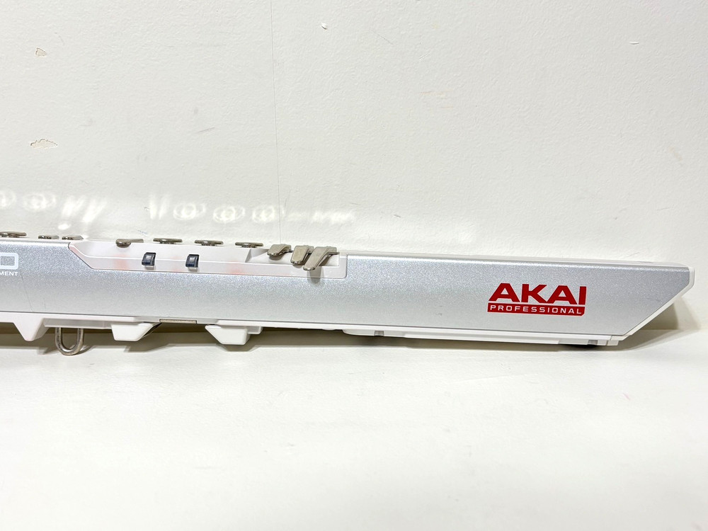 AKAI Professional EWI 5000 White Wireless Electronic Wind Synthesizer Controller