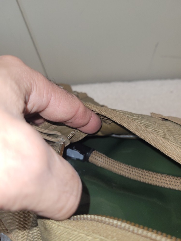 SOURCE HYDRATION SYSTEM W/ BLADDER, NEW HOSE USMC TACTICAL 3L COYOTE BROWN CLEAN