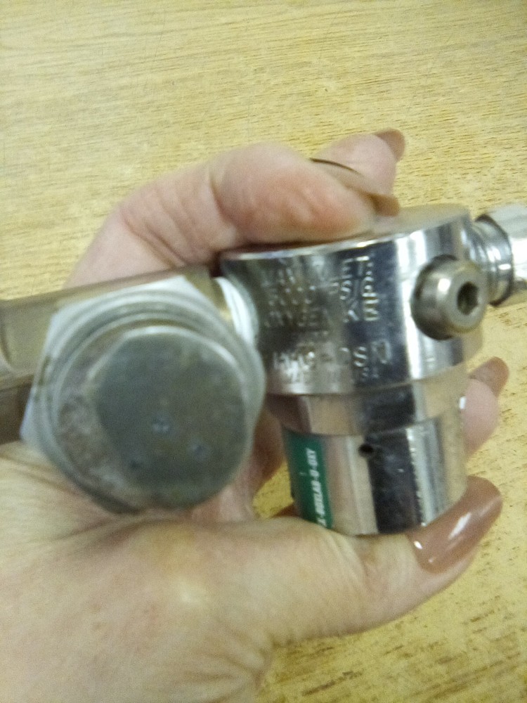 Oxygen Regulator HMG-DSN 3000 PSIG
