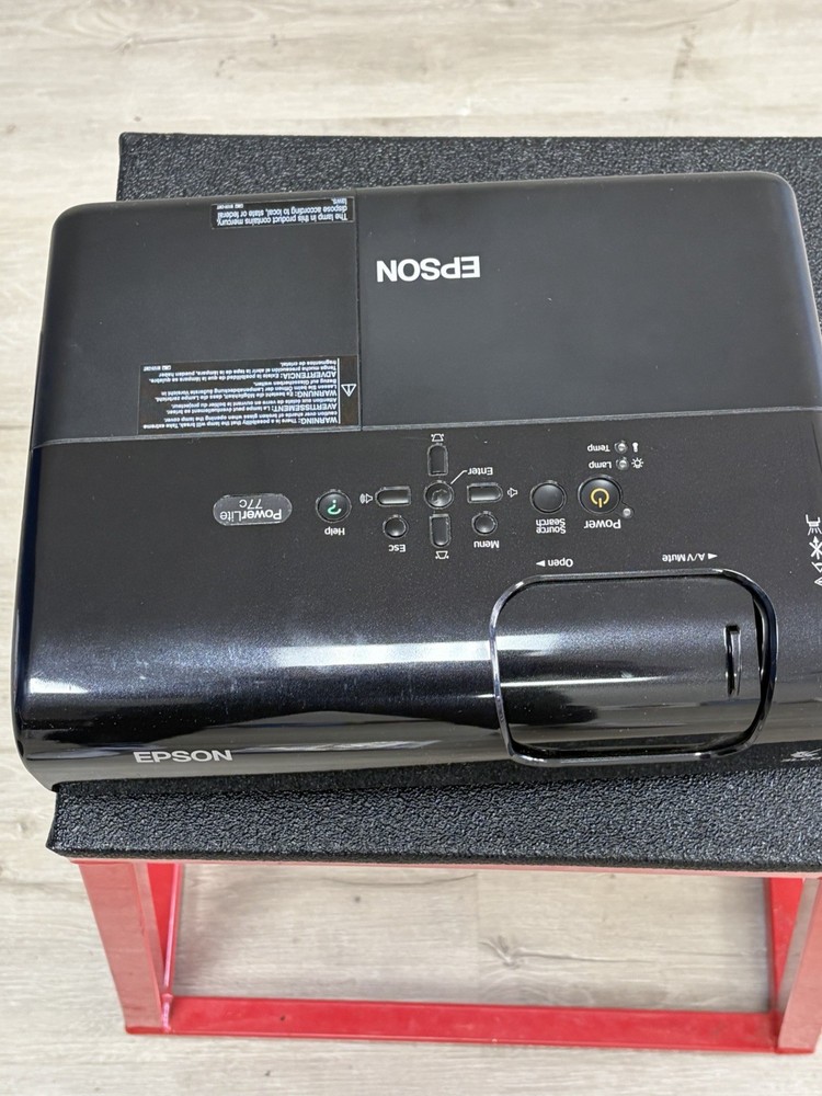 Epson Powerlite 77c EMP-X5 Projector w/Case, Cords & Manual