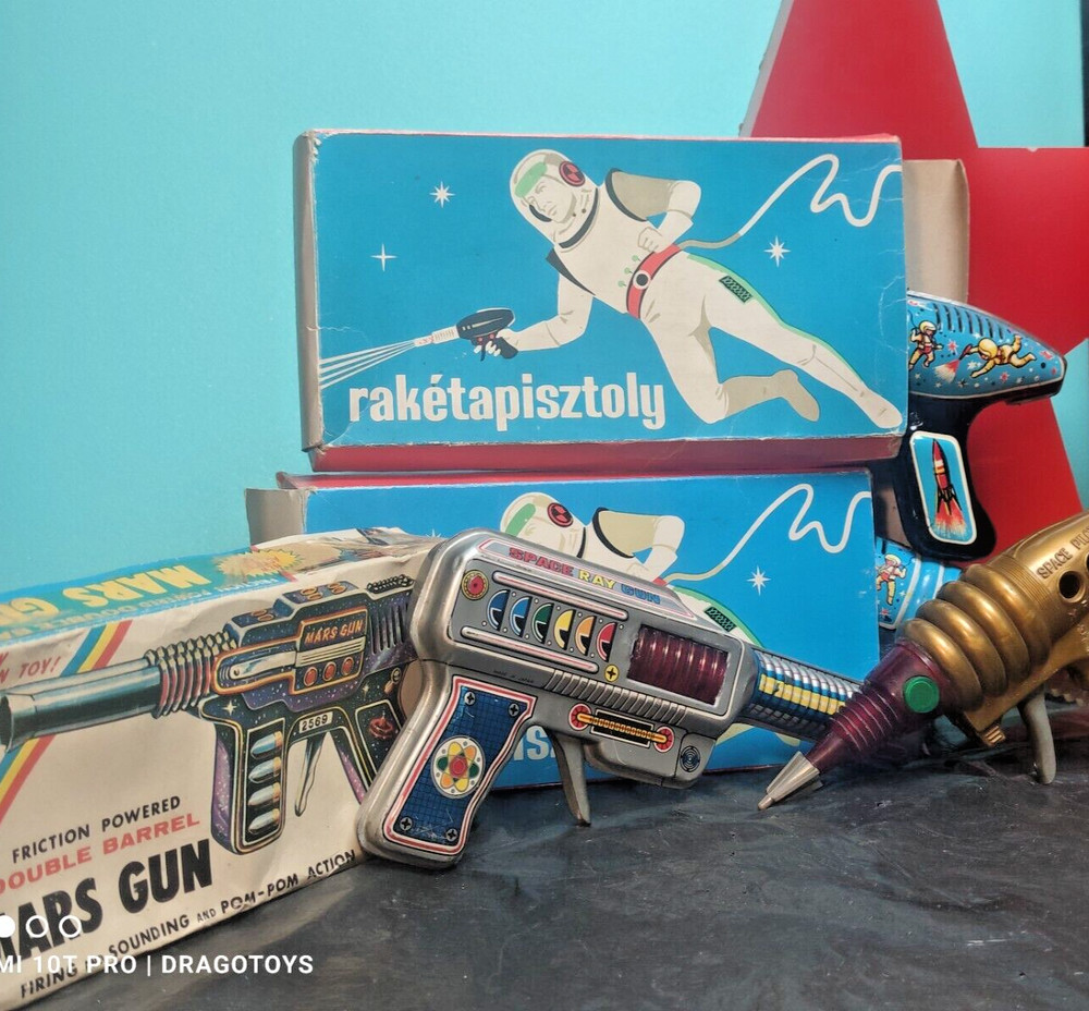 VINTAGE TOY ROBOT 'POGOT' SPACE PROGRAM SOVIET ERA CCCP USSR WIND UP + KEY ALIEN
