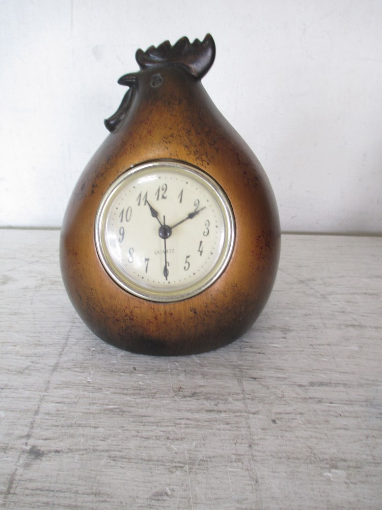 Resin Rooster Tabletop Clock in  Working Order 6"