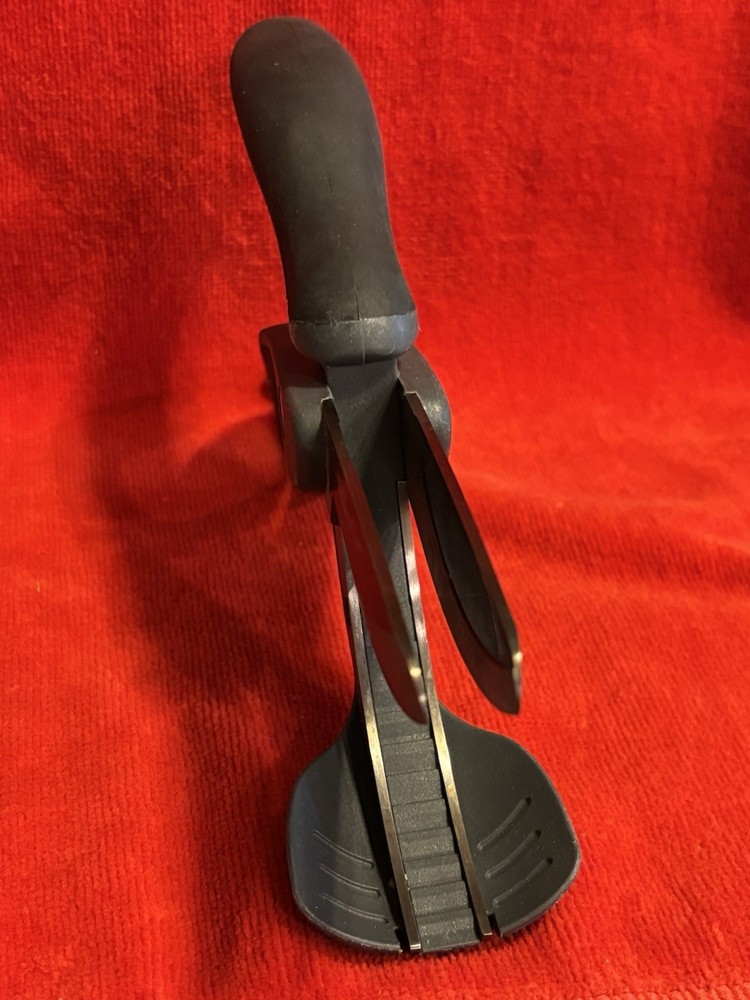 Pampered Chef Salad Chopper - Pre owned