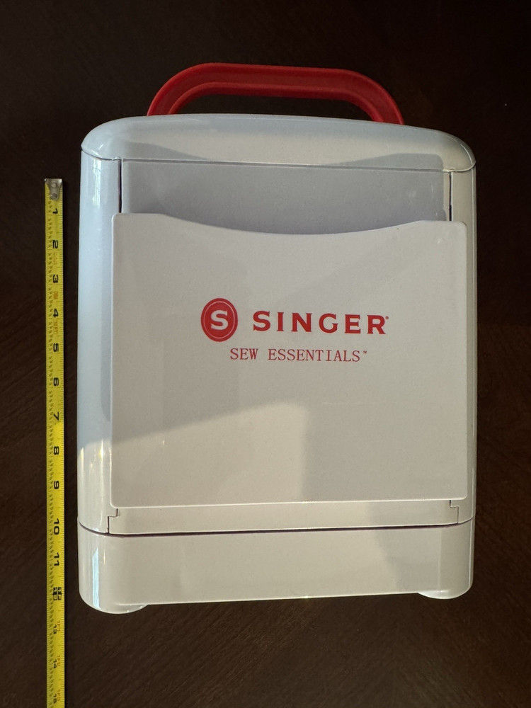 Singer Sew Essentials Storage Case Box Sewing Portable Organizer & 20 Threads VG