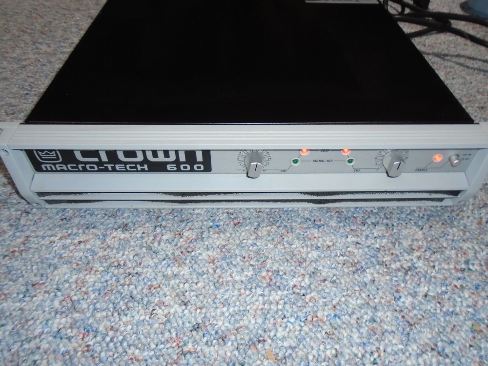 CROWN MACRO-TECH 600, 2 CHANNEL POWER AMPLIFIER