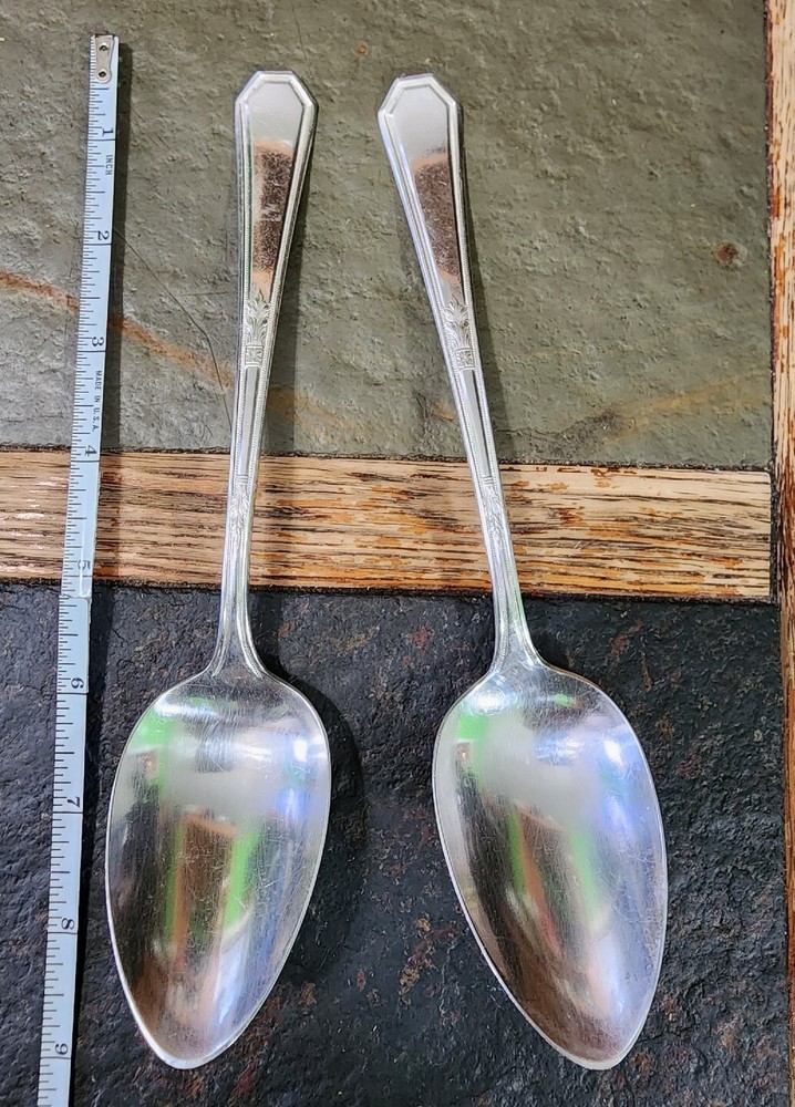 LOT OF 2 c1923 MAYFAIR 🎡🎠 PATTERN SILVERPLATED TABLE SERVING SPOONS 🥄🥄