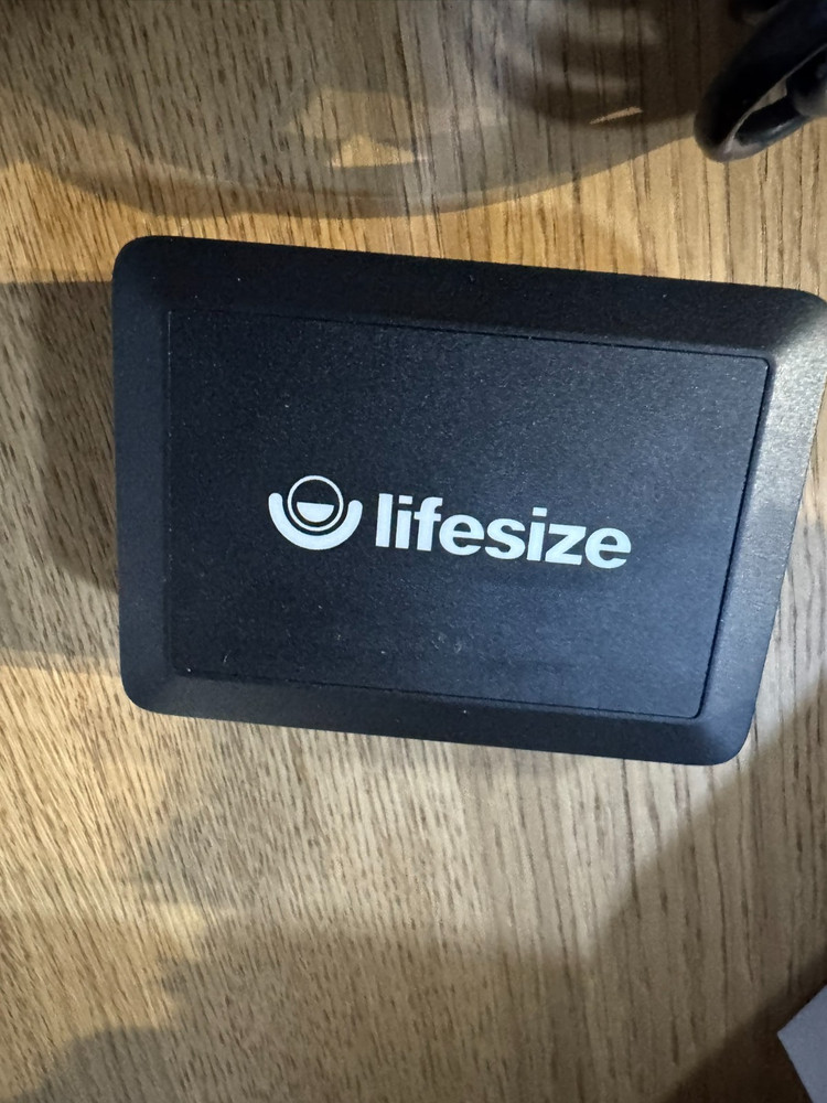 Lifesize Share Wireless Media Sharing Device ( 450-00434-902 )
