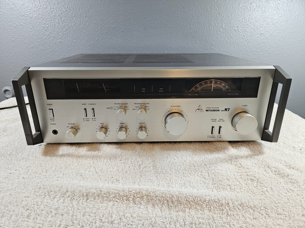 Mitsubishi DA-R7 Stereo receiver