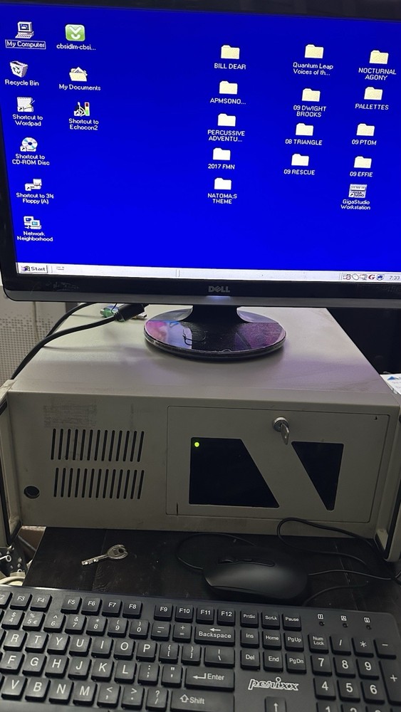 Vintage Windows 98 Studio Computer Custom Built Fully Functional With OEM Win98