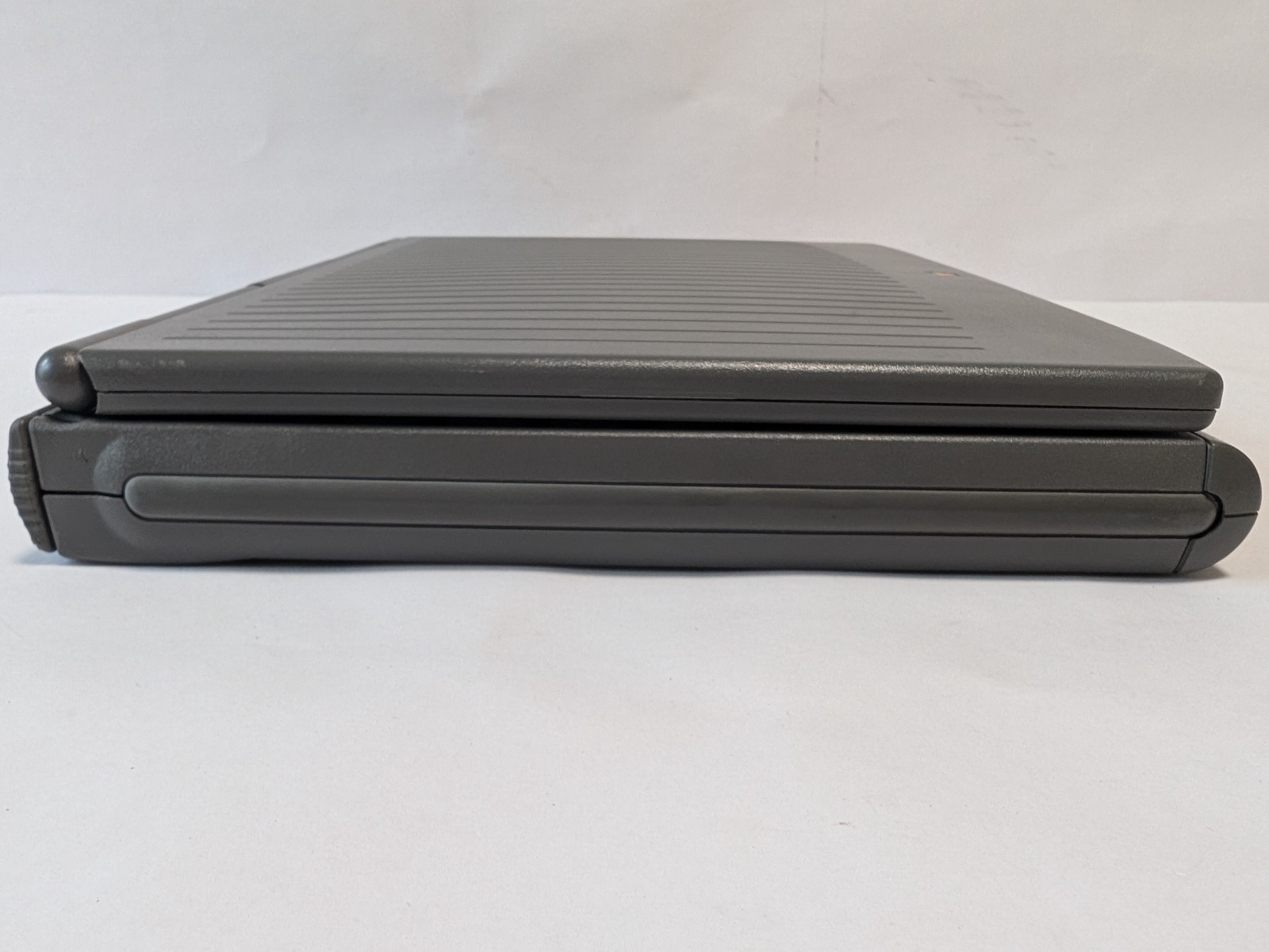 Vintage Apple PowerBook Duo 280 M7777 - UNTESTED