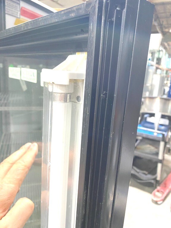 Cooler/ True GEM-26 Single Door 360 Degree Display Cooler