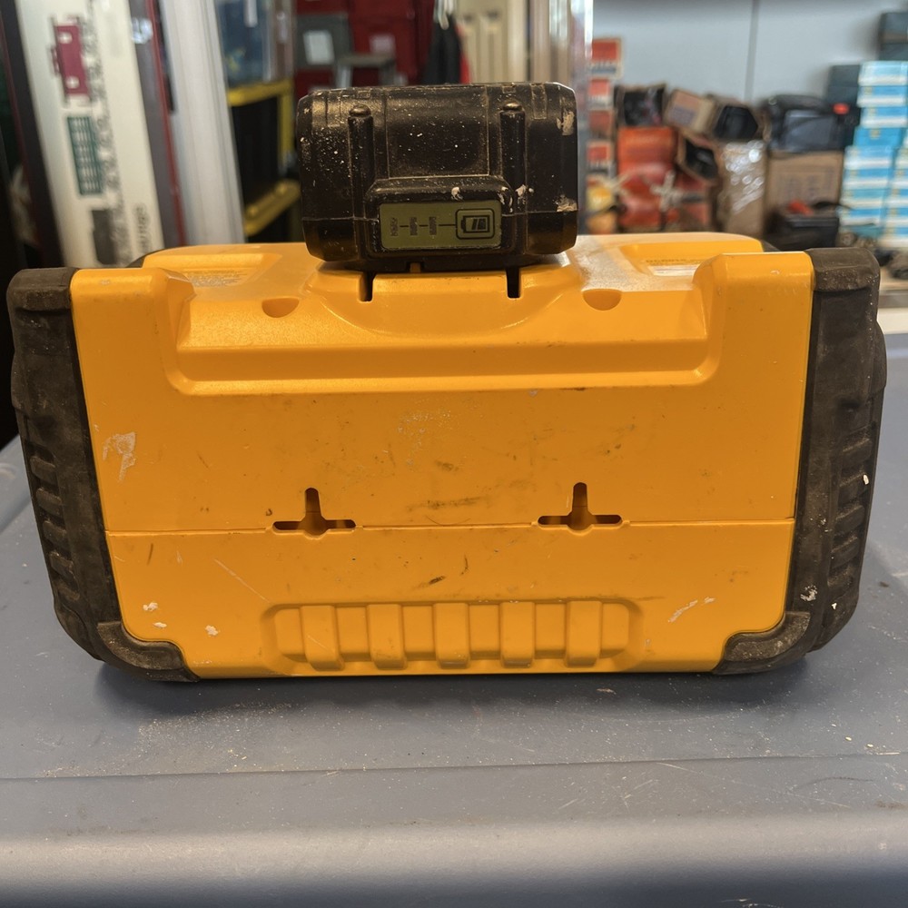 DeWalt DCR010 20-Volt Max Bluetooth Speaker W/battery