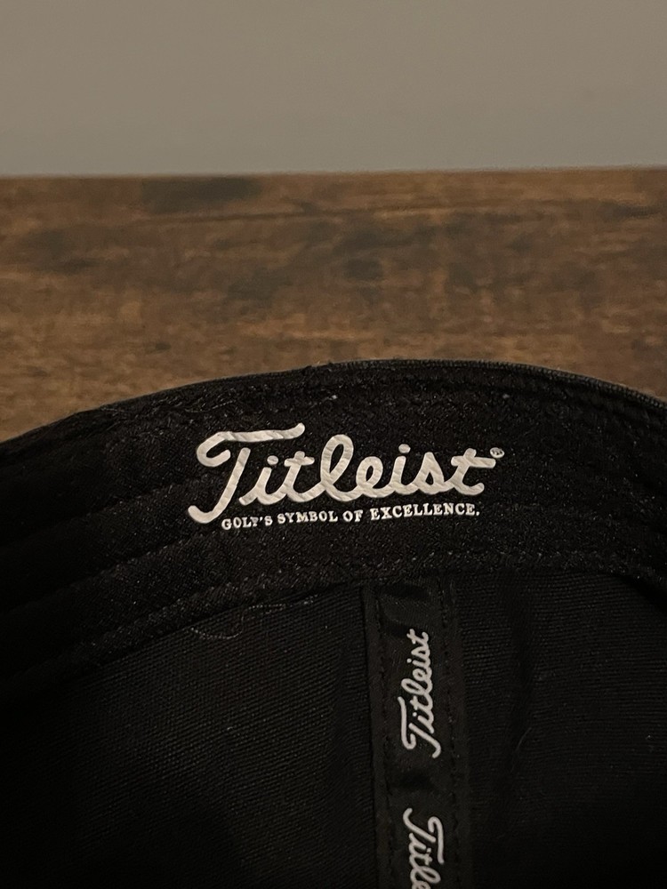 Titleist Hat Adjustable Black Strapback Golf Cap (H2)