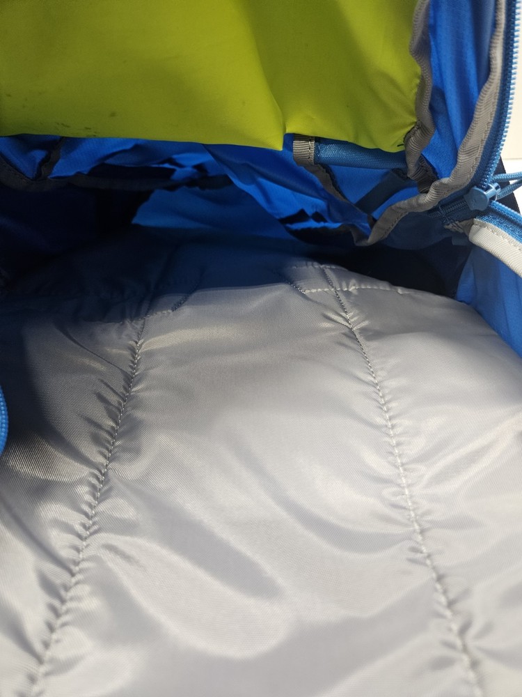 Camelbak Cloud Walker 18 Hiking Backpack 2.5L/85oz Hydration Pack Blue