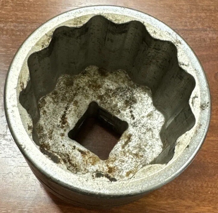 URREA 5784 SOCKET 1” Drive 12PT 2-5/8