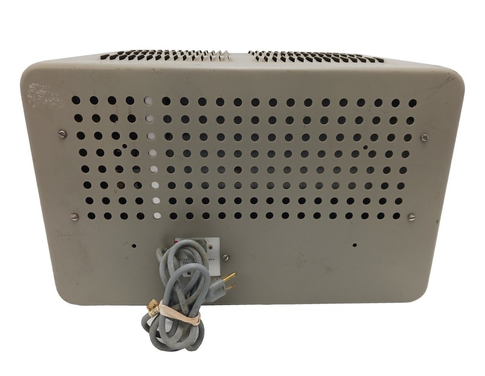 Hewlett Packard 606A Signal Generator - POWERS UP