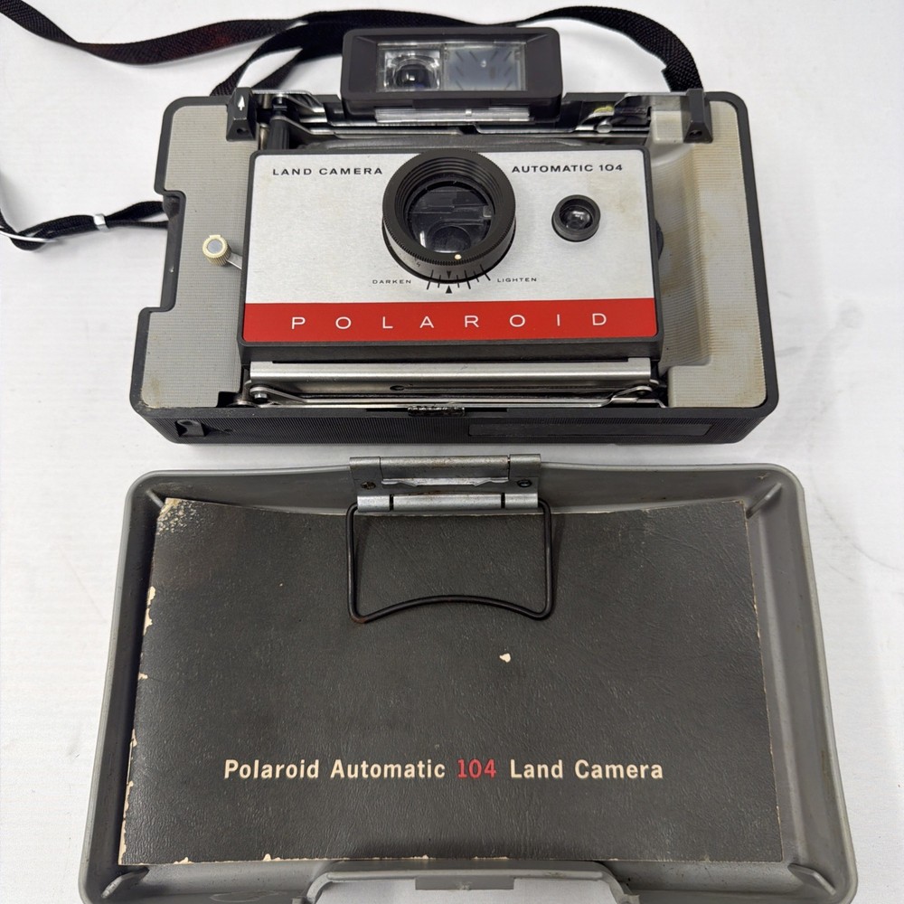 VINTAGE POLAROID LAND CAMERA AUTOMATIC 104 (A9)