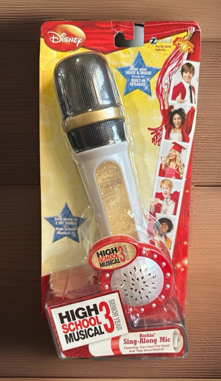 Disney HIGH SCHOOL MUSICAL 3 Senior Year Rockin' Sing-Along Mic (2008) Collector