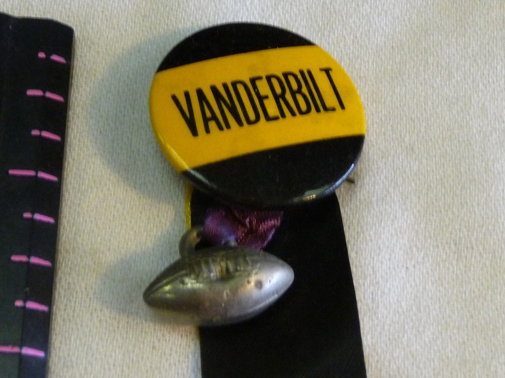 Pin Back Vanderbilt Button