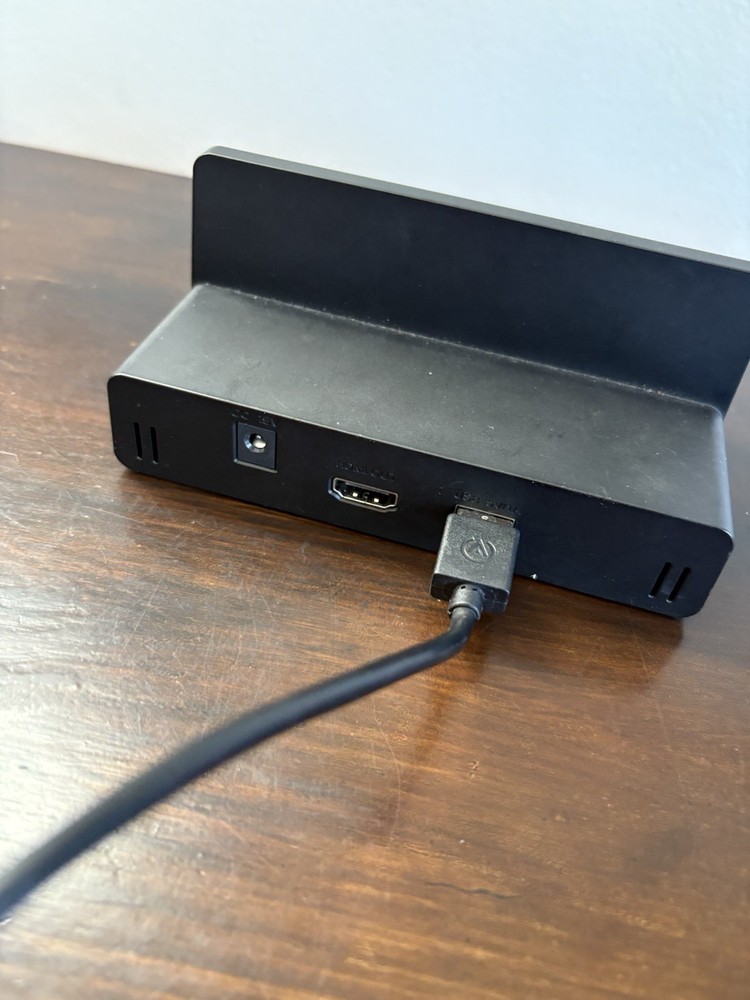 Rocketfish Dock for Nintendo Switch - Free Ship rf-nsdkhu