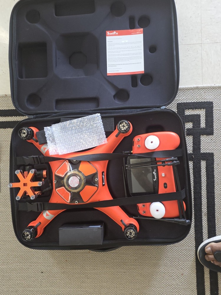 SwellPro Splash Drone 3 with Controller Case 2 cameras 1 bait release Release