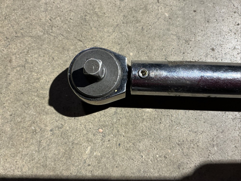Mac Tools Rounded Head Micro-Adjustable Torque Wrench 30-200 In-Lbs 1/4 TWM200A