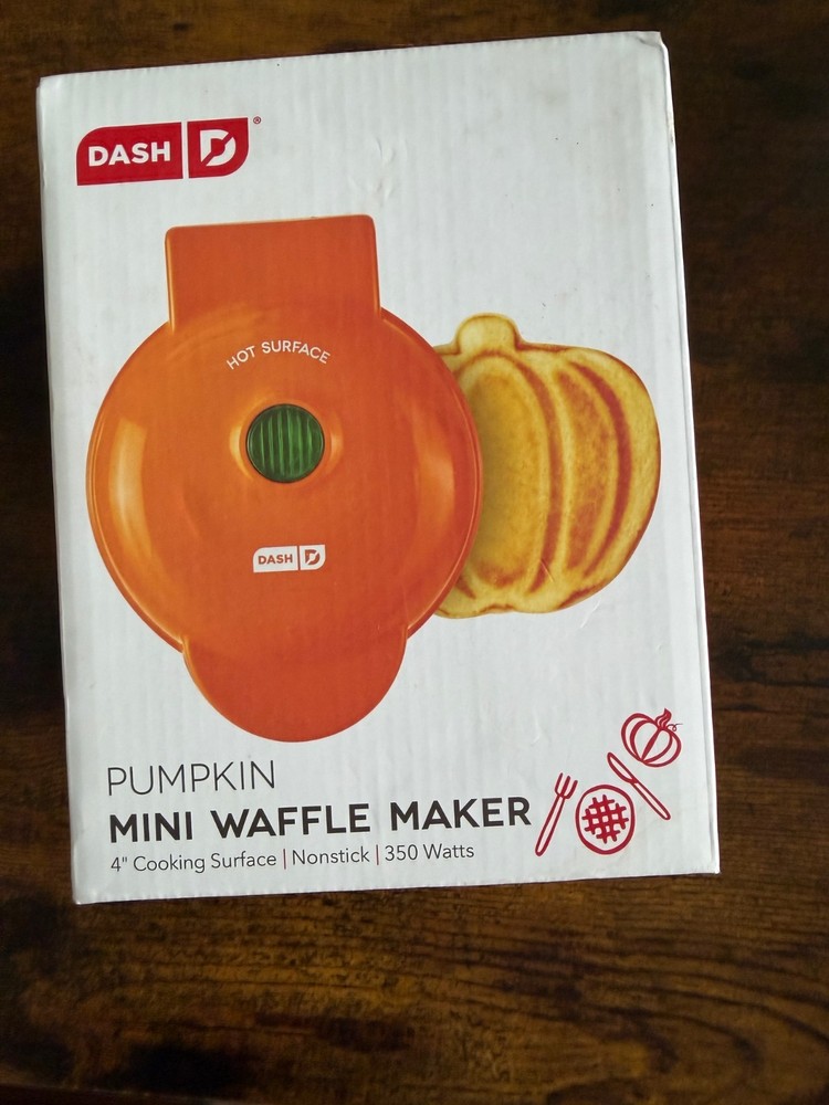 Dash Pumpkin Mini Waffle Maker 4" Cooking Surface Non-stick — NEW
