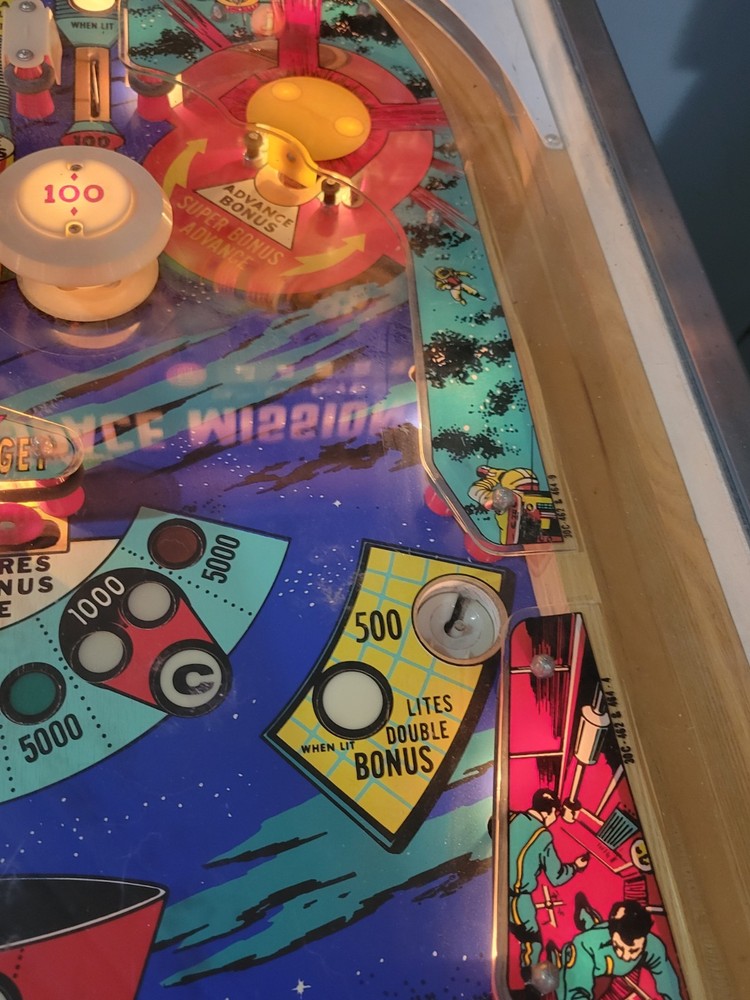 Space Mission Pinball Machine In Excellent Condition
