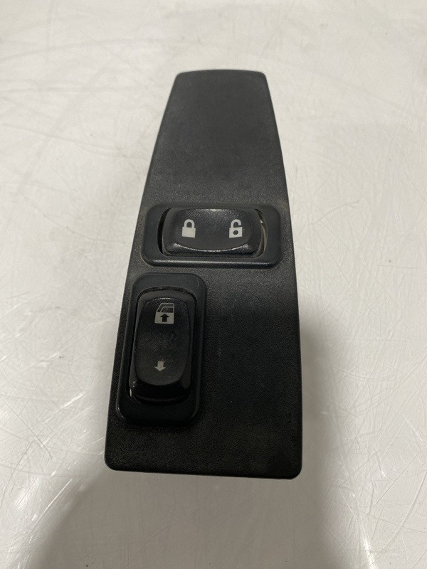 2020 Freightliner 122SD Power Window Switch (745-10197)