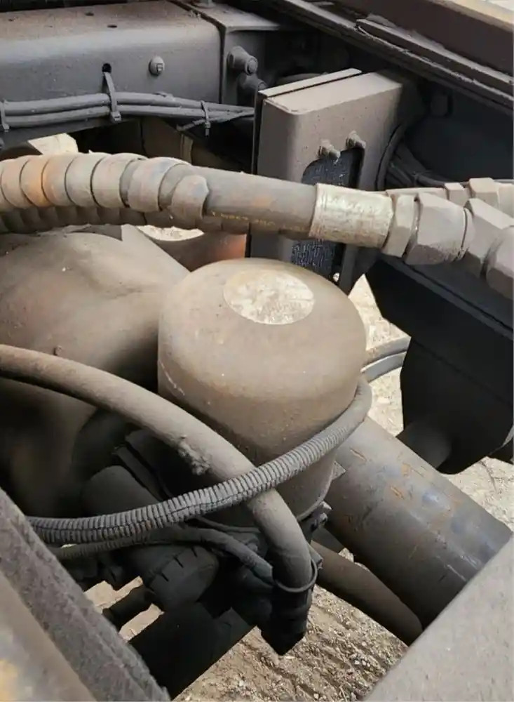 (Used) 2004 Peterbilt 378, AIR Dryer Make: Bendix, Material: Metal, ,