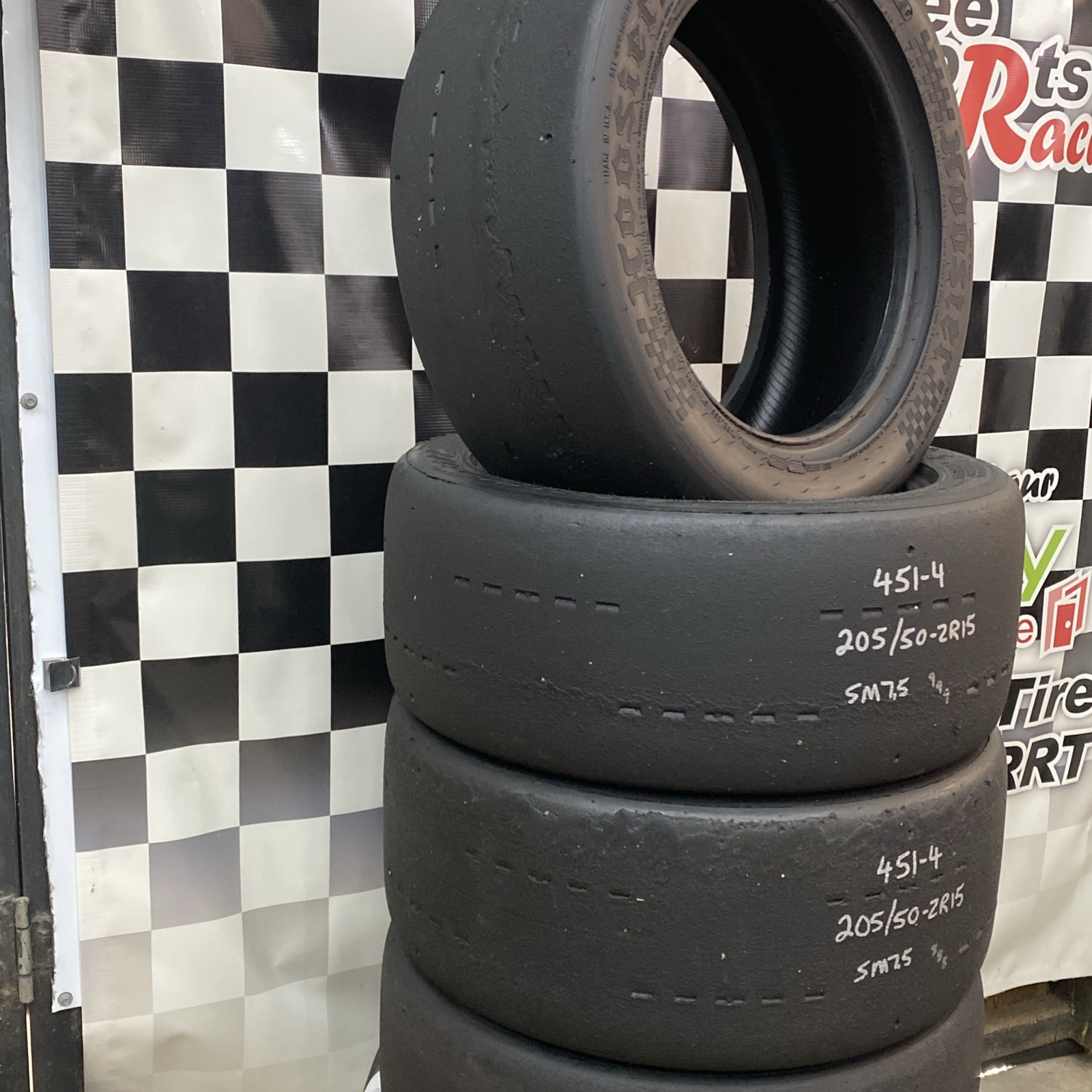 451-4 USDRRT HOOISER DOT Road Race Tire 205/50-ZR15 SM7.5 Years 2022/21.