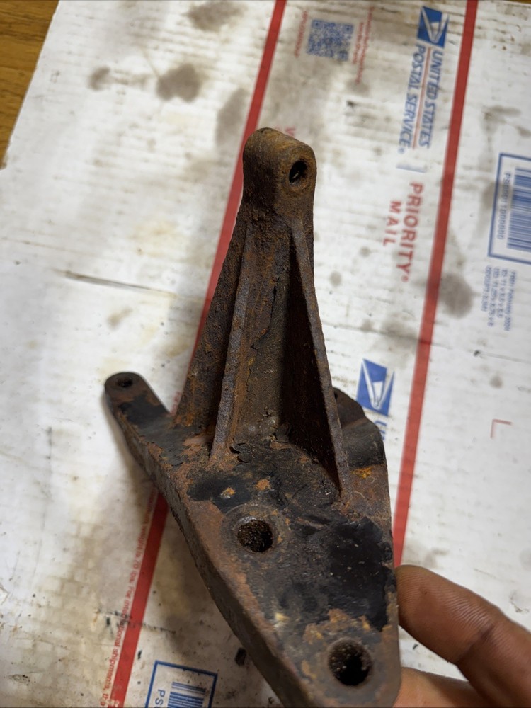 Mercruiser raw water pump mount bracket