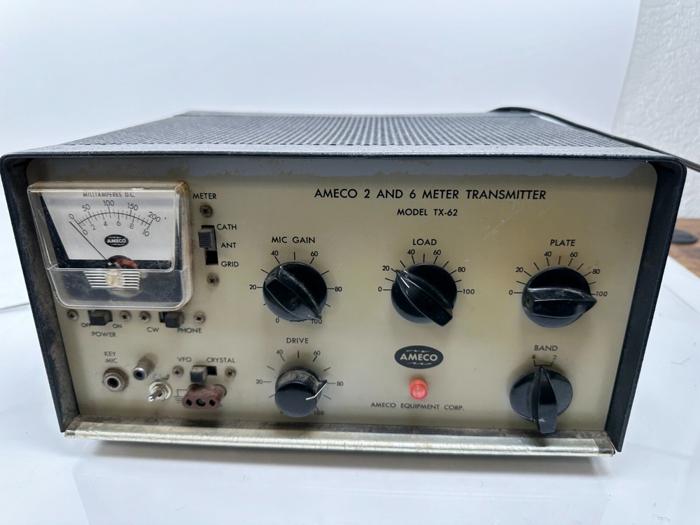 Vintage Ameco TX-62 2 & 6 Meter Ham Radio Transmitter