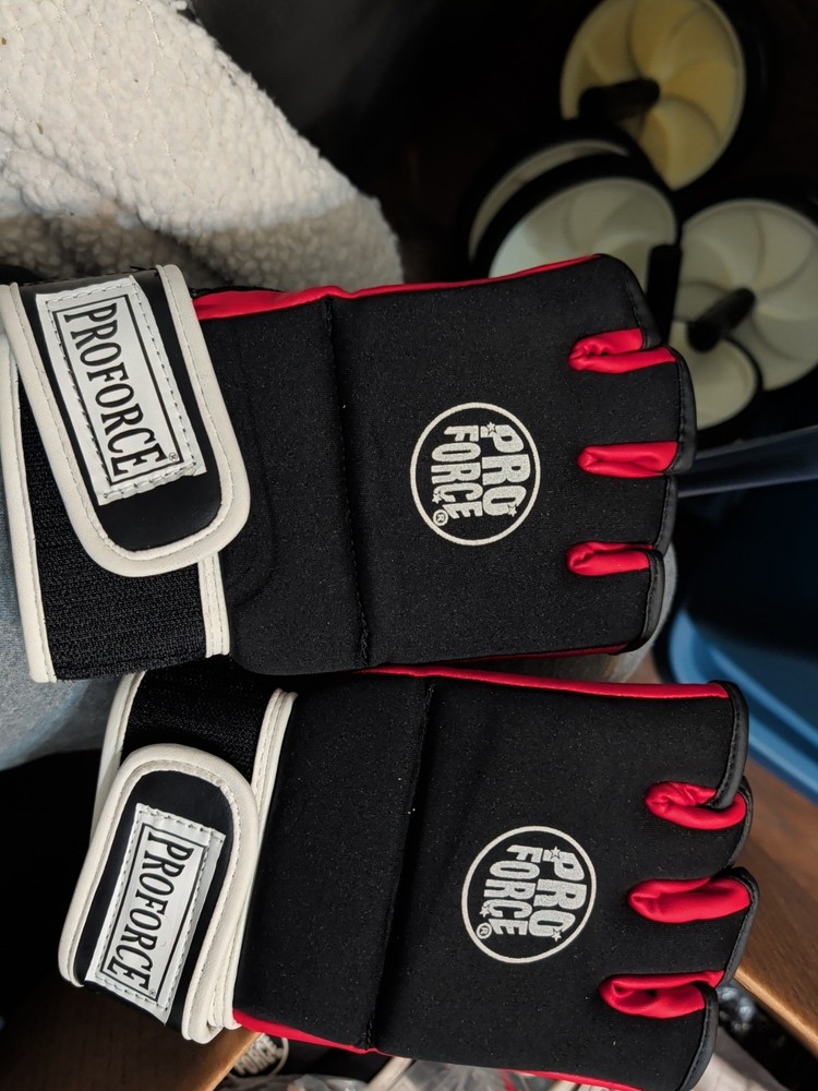 Pro Force Red And Black Bag Gloves