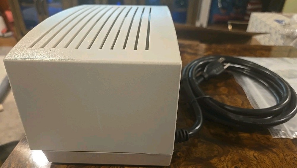 APC Line R 1200 Automatic Voltage Regulator
