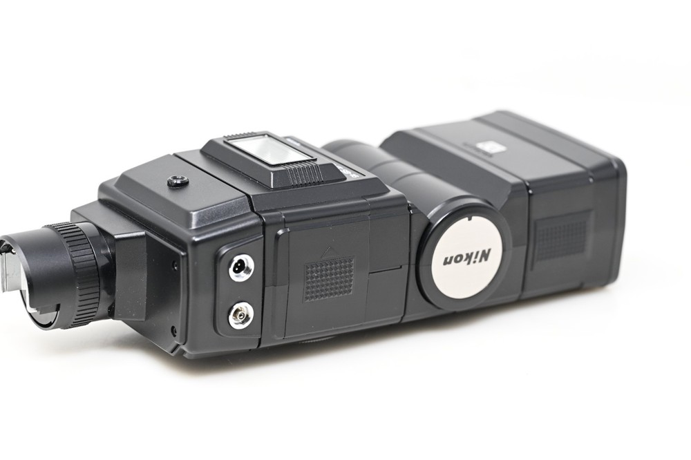 Nikon SB-16 Speedlight w/AS-8 Coupler #B130